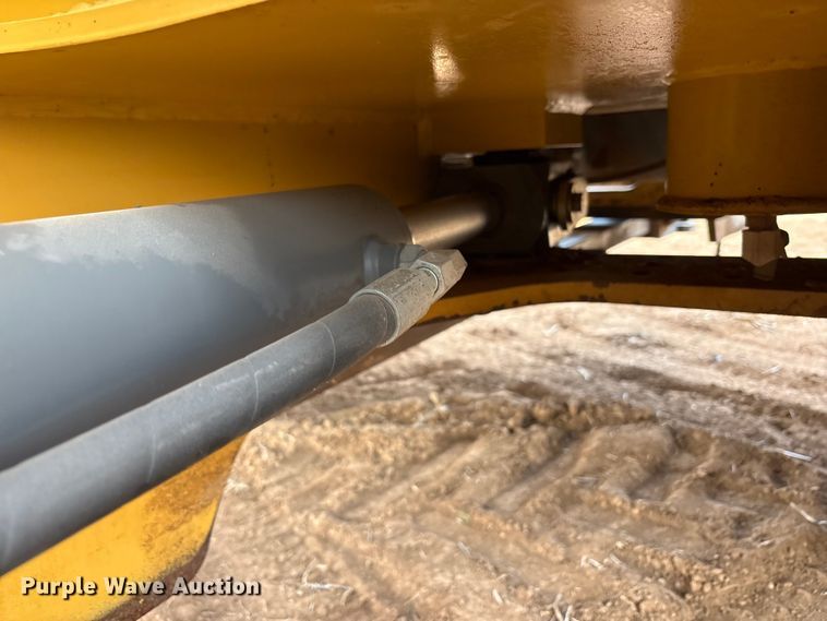 image for item EU4986 2013 Challenger MT965C 4WD tractor