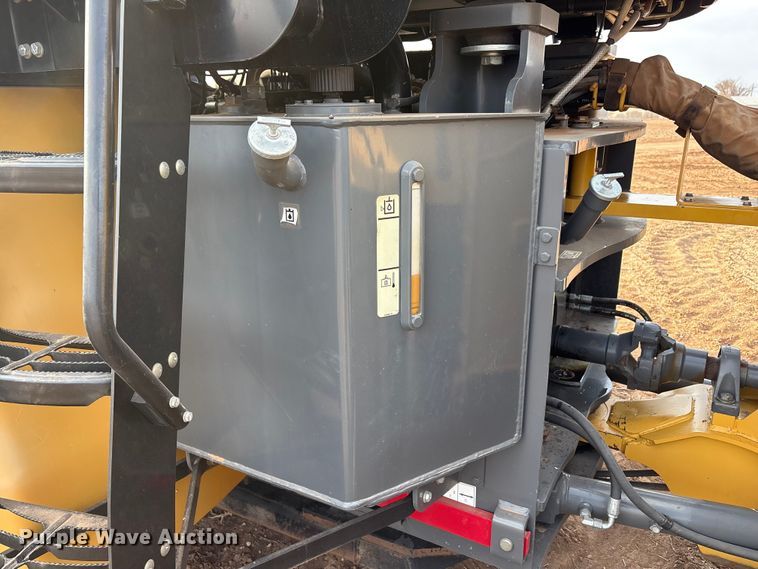 image for item EU4986 2013 Challenger MT965C 4WD tractor