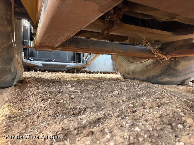 image for item EU4986 2013 Challenger MT965C 4WD tractor