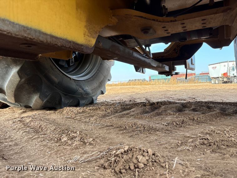 image for item EU4986 2013 Challenger MT965C 4WD tractor