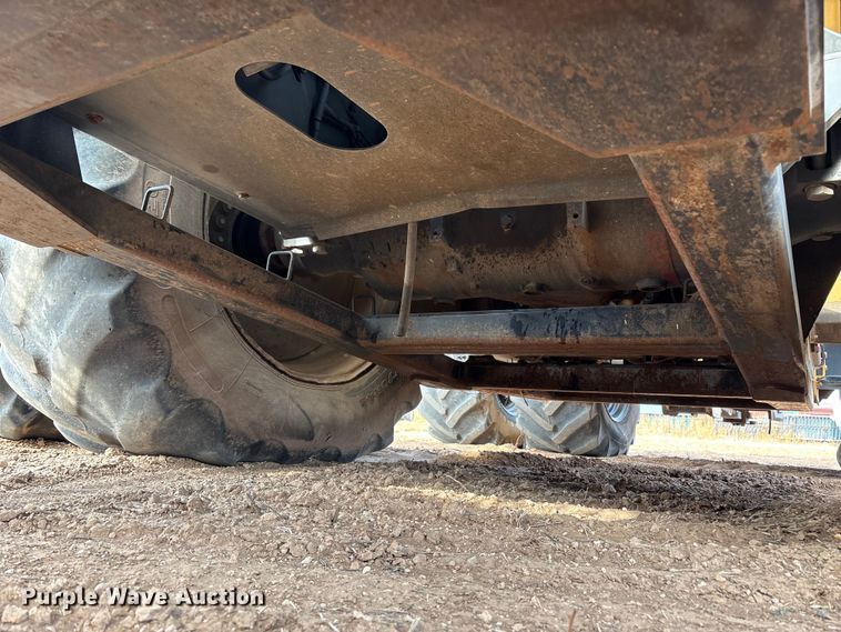 image for item EU4986 2013 Challenger MT965C 4WD tractor