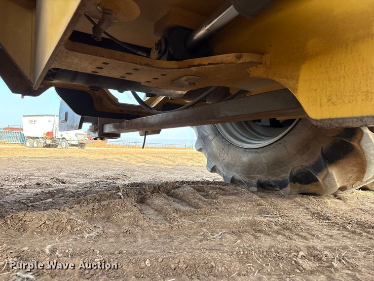 image for item EU4986 2013 Challenger MT965C 4WD tractor