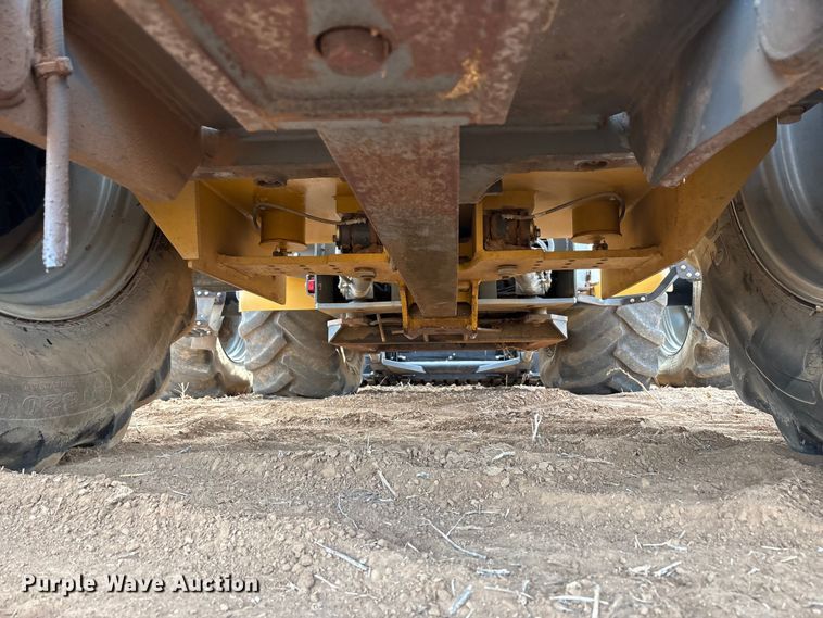 image for item EU4986 2013 Challenger MT965C 4WD tractor