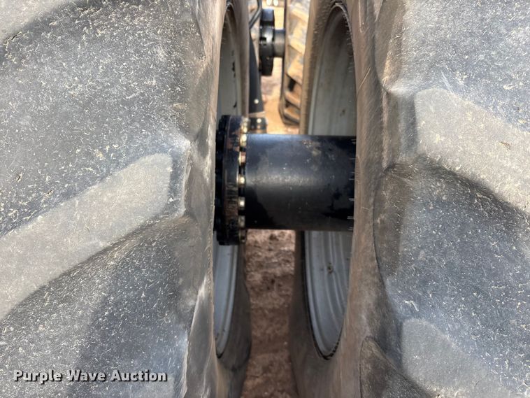 image for item EU4986 2013 Challenger MT965C 4WD tractor