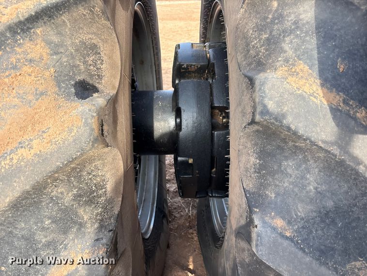 image for item EU4986 2013 Challenger MT965C 4WD tractor