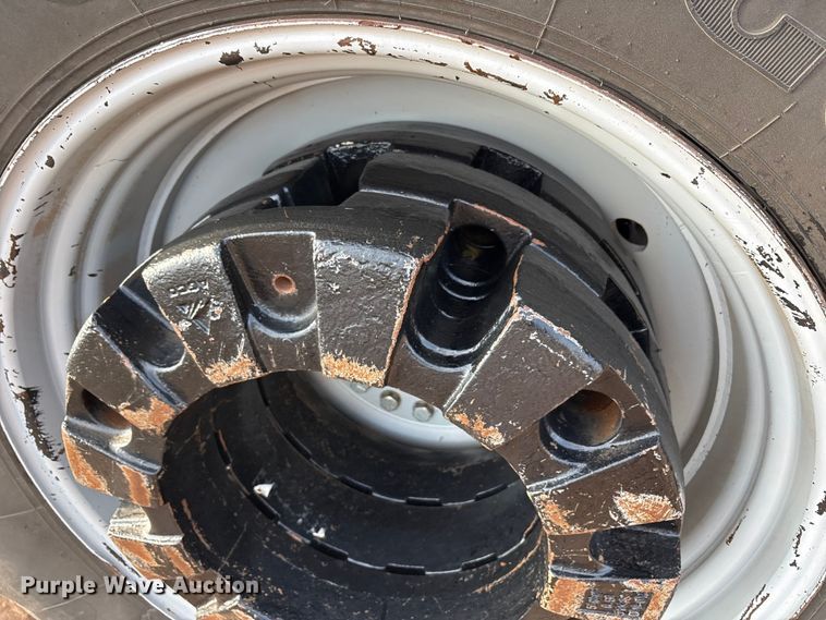 image for item EU4986 2013 Challenger MT965C 4WD tractor