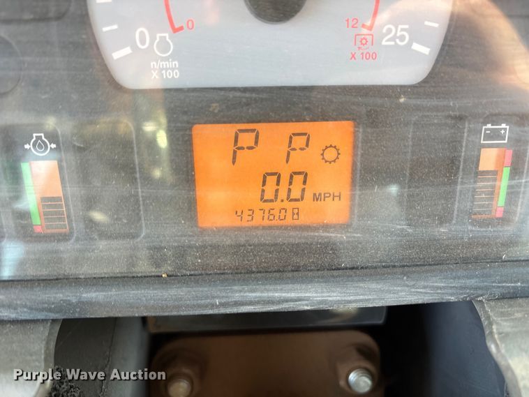 image for item EU4986 2013 Challenger MT965C 4WD tractor