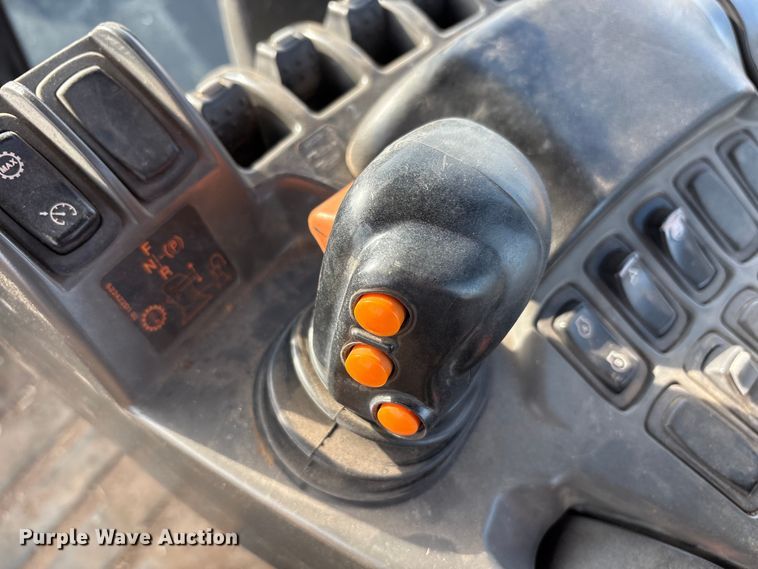 image for item EU4986 2013 Challenger MT965C 4WD tractor