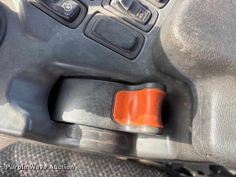 image for item EU4986 2013 Challenger MT965C 4WD tractor