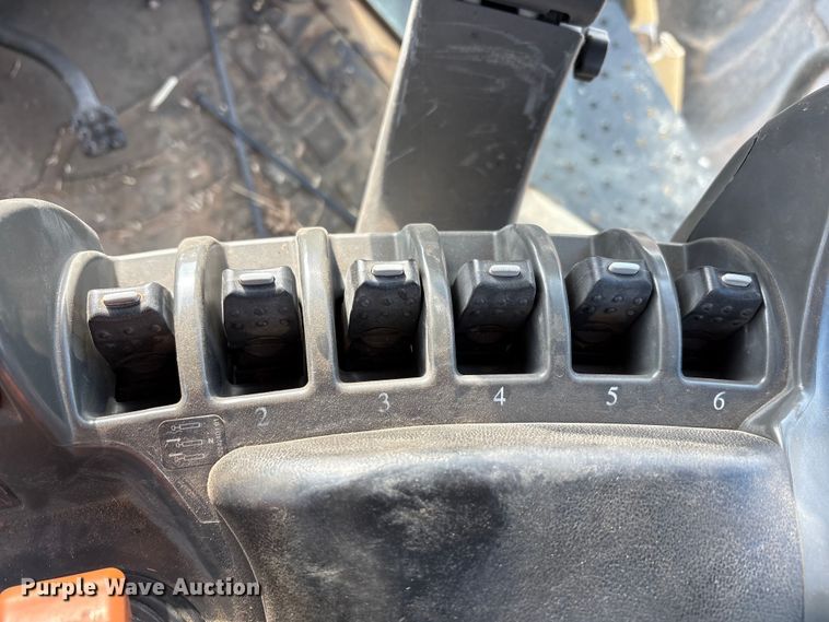 image for item EU4986 2013 Challenger MT965C 4WD tractor