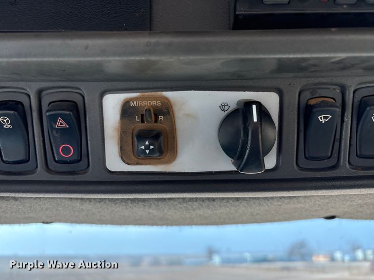 image for item EU4986 2013 Challenger MT965C 4WD tractor