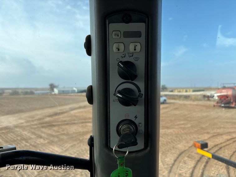 image for item EU4986 2013 Challenger MT965C 4WD tractor