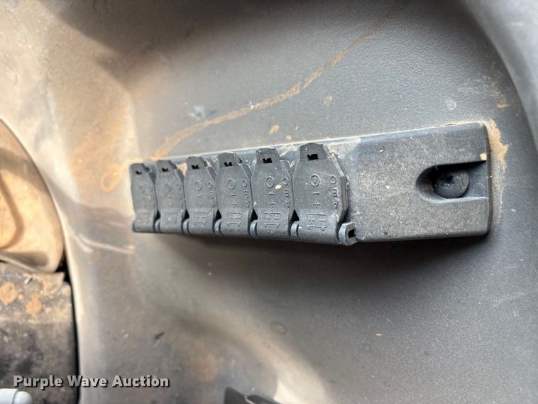 image for item EU4986 2013 Challenger MT965C 4WD tractor