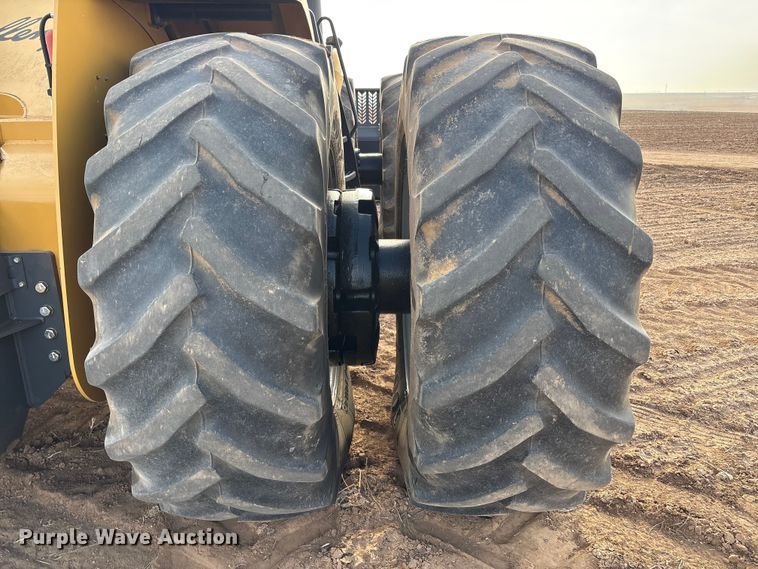 image for item EU4986 2013 Challenger MT965C 4WD tractor