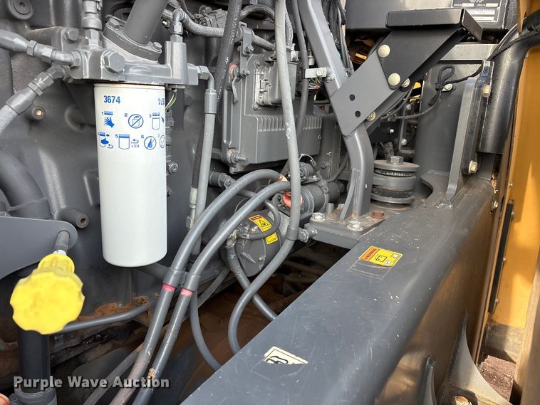 image for item EU4986 2013 Challenger MT965C 4WD tractor