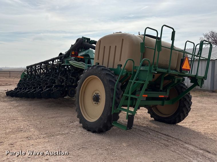 image for item EU4988 2011 Great Plains YP1625A-32TR twin row planter