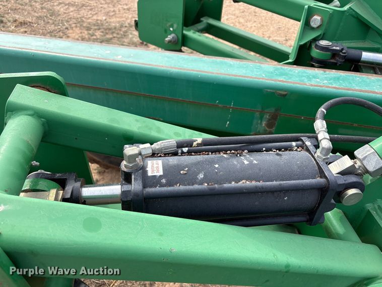 image for item EU4988 2011 Great Plains YP1625A-32TR twin row planter