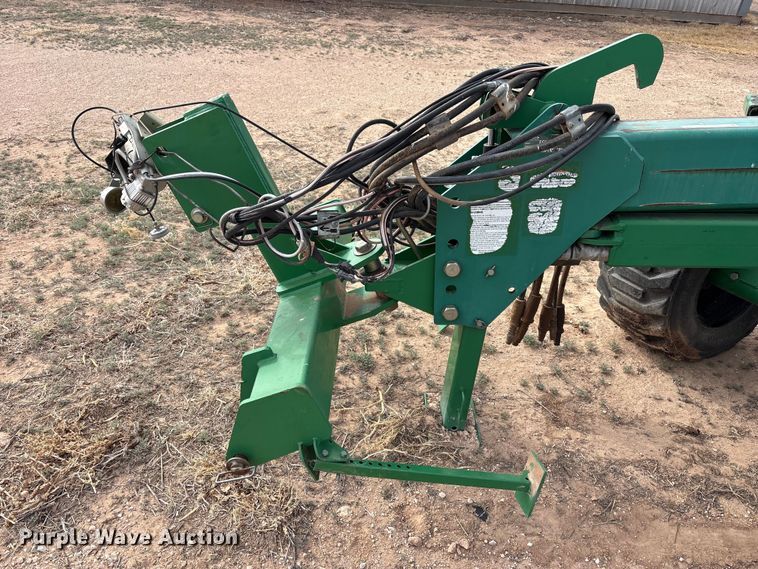 image for item EU4988 2011 Great Plains YP1625A-32TR twin row planter