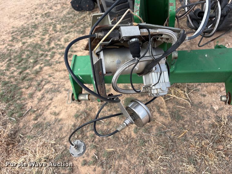 image for item EU4988 2011 Great Plains YP1625A-32TR twin row planter