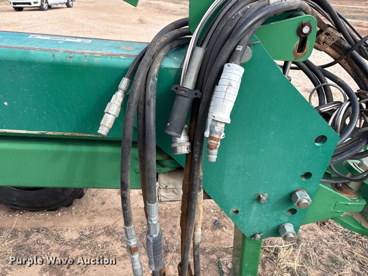 image for item EU4988 2011 Great Plains YP1625A-32TR twin row planter