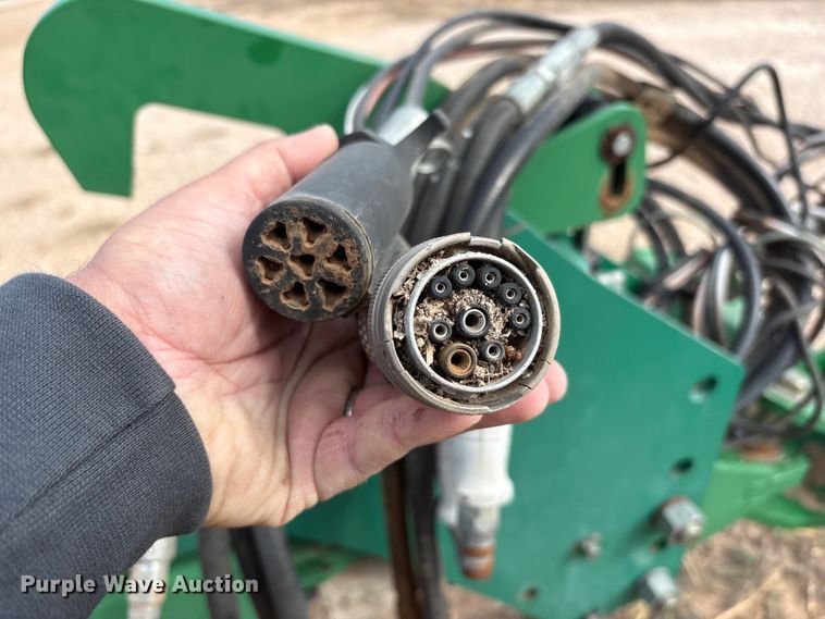 image for item EU4988 2011 Great Plains YP1625A-32TR twin row planter