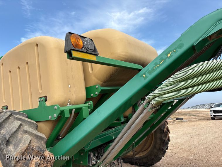 image for item EU4988 2011 Great Plains YP1625A-32TR twin row planter