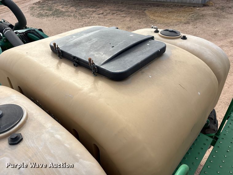 image for item EU4988 2011 Great Plains YP1625A-32TR twin row planter