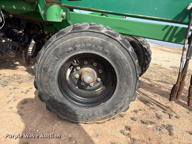 image for item EU4988 2011 Great Plains YP1625A-32TR twin row planter