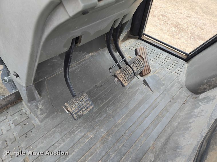 image for item EV5529 2003 AGCO DT225 MFWD tractor