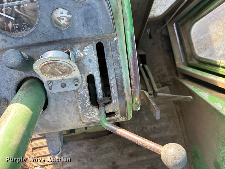 image for item FB0892 1966 John Deere 4020 tractor