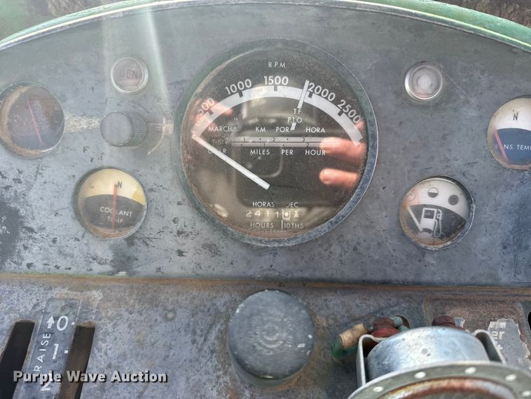 image for item FB0892 1966 John Deere 4020 tractor