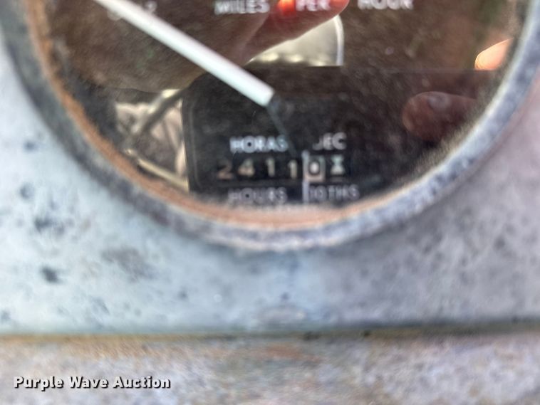 image for item FB0892 1966 John Deere 4020 tractor