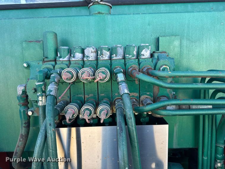 image for item FB0895 Oliver tractor