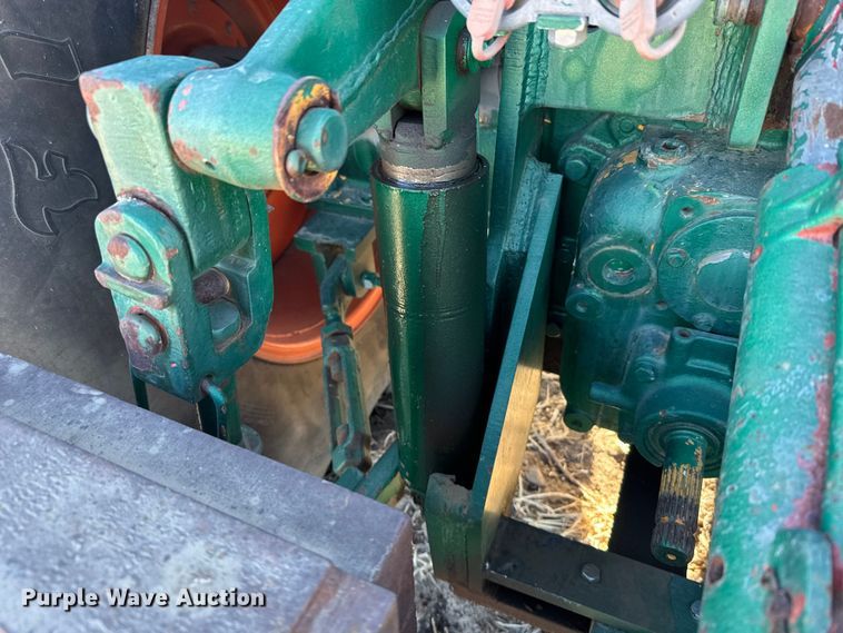 image for item FB0895 Oliver tractor