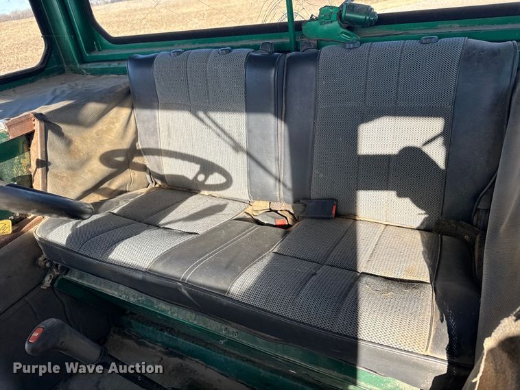 image for item FB0895 Oliver tractor