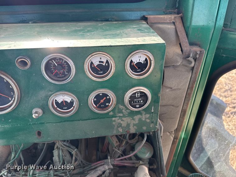 image for item FB0895 Oliver tractor