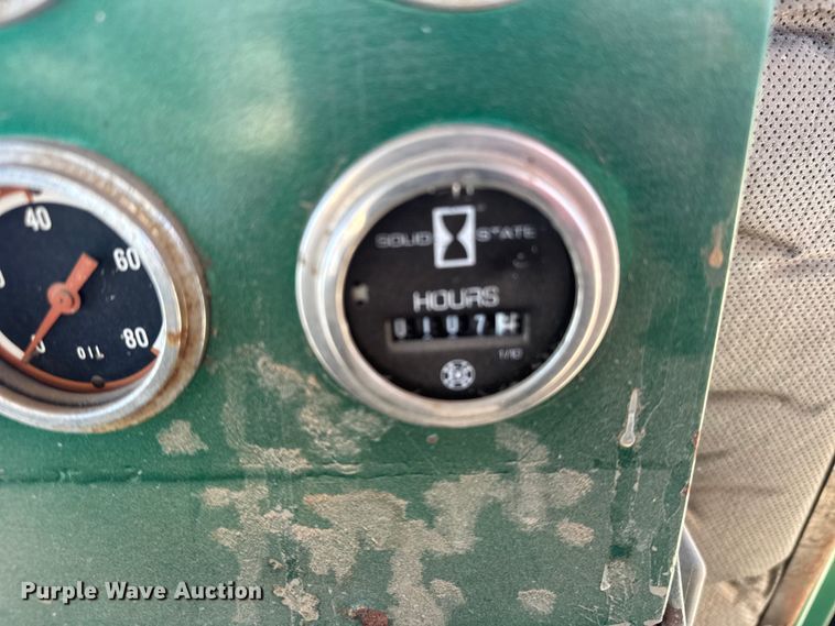 image for item FB0895 Oliver tractor