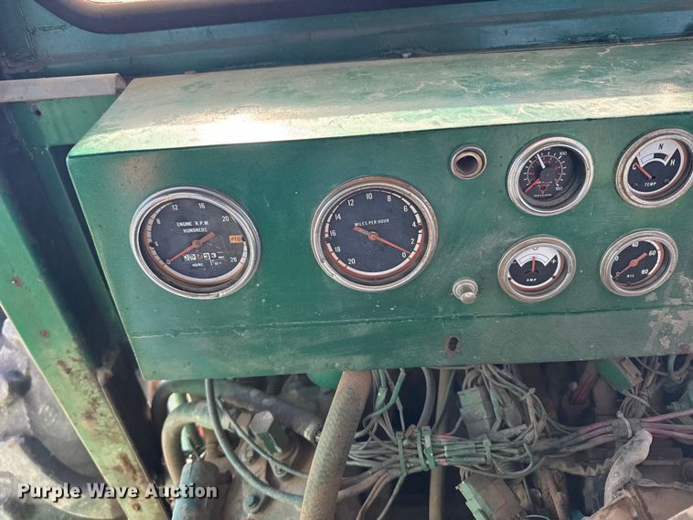 image for item FB0895 Oliver tractor