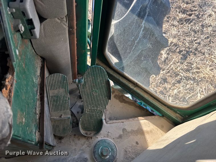 image for item FB0895 Oliver tractor