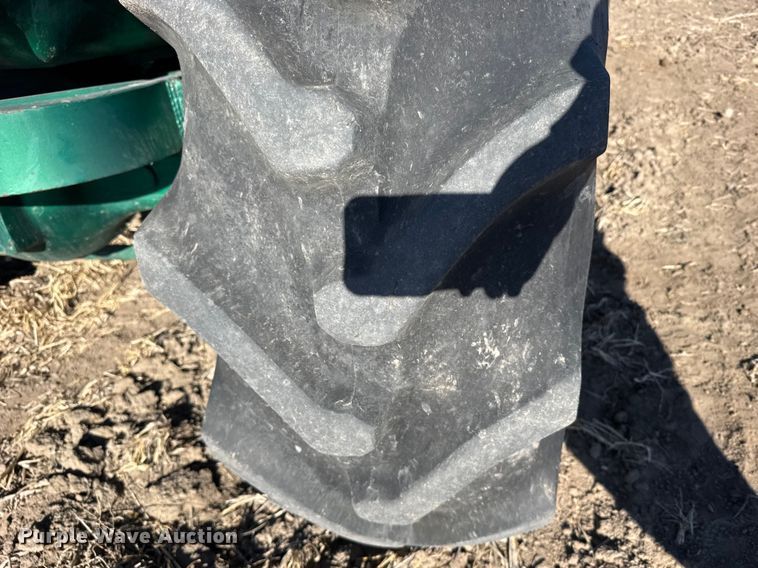 image for item FB0895 Oliver tractor