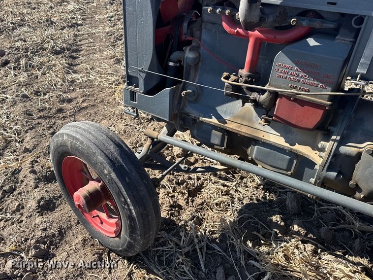 image for item FB0897 Case C tractor