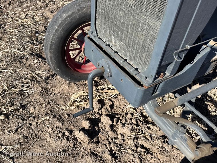 image for item FB0897 Case C tractor