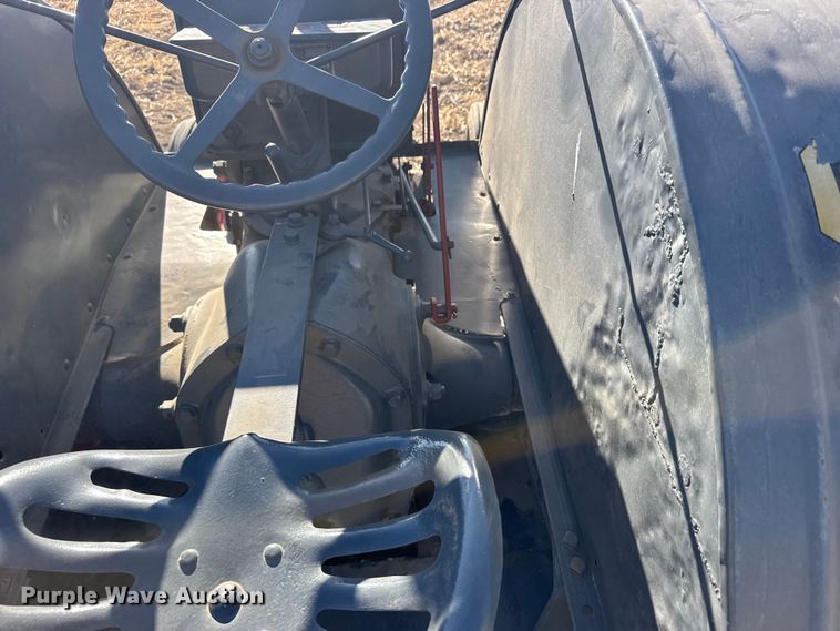 image for item FB0897 Case C tractor