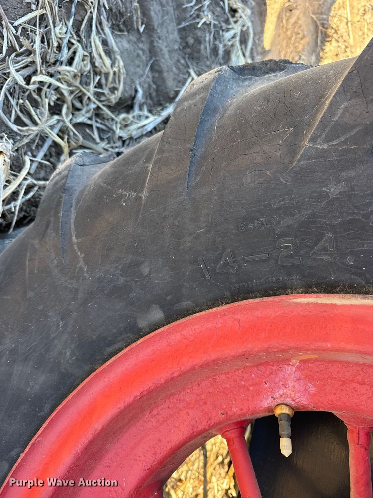 image for item FB0897 Case C tractor