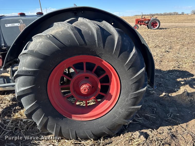 image for item FB0897 Case C tractor