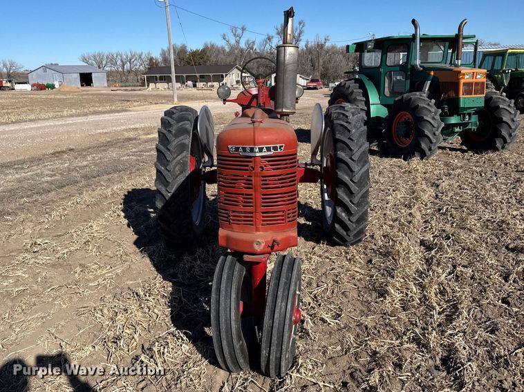 image for item FB0898 1945 International Harvester Farmall H tractor