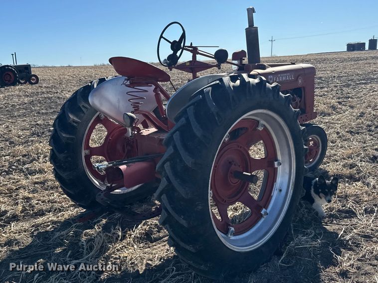 image for item FB0898 1945 International Harvester Farmall H tractor