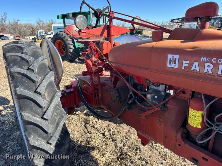 image for item FB0898 1945 International Harvester Farmall H tractor