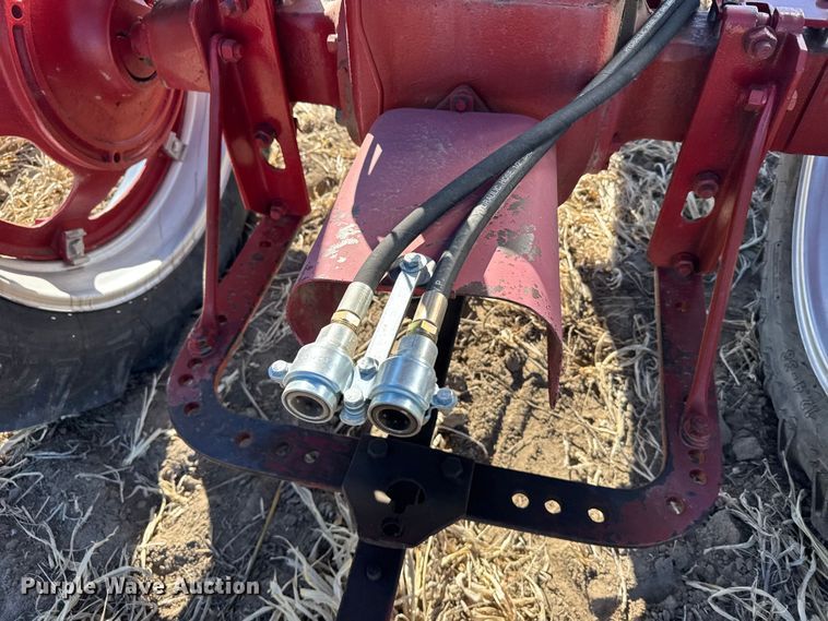 image for item FB0898 1945 International Harvester Farmall H tractor