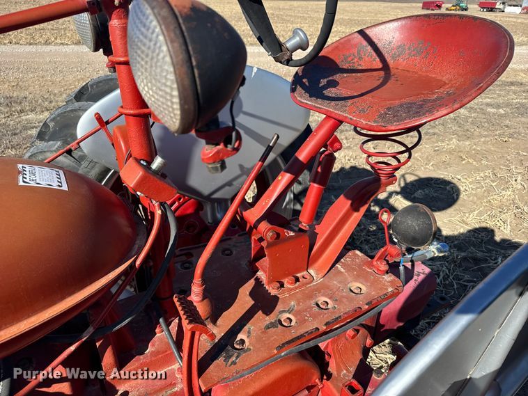 image for item FB0898 1945 International Harvester Farmall H tractor